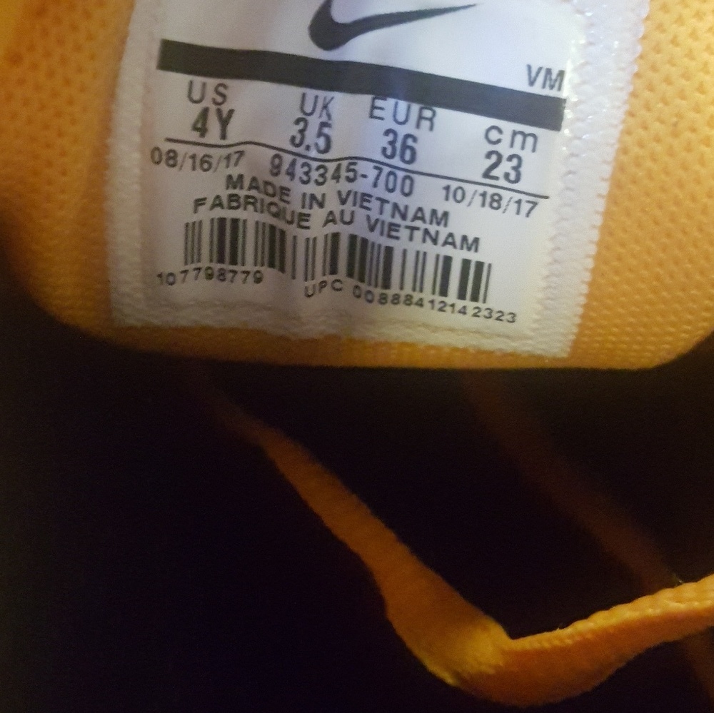 Nike Air Max  270 University Gold - Picture 7 of 8